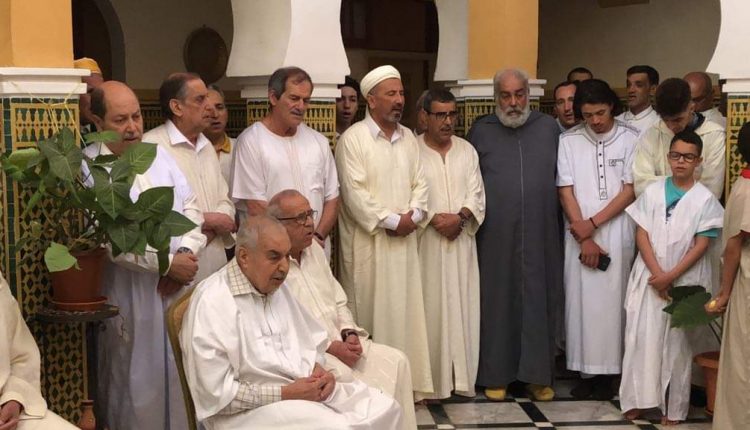 received_326421121384894